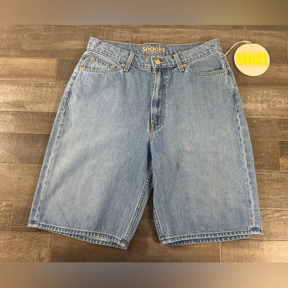 NEW Snacks by Mother High Waisted Twizzy Knee Shorts - Picture 1 of 11